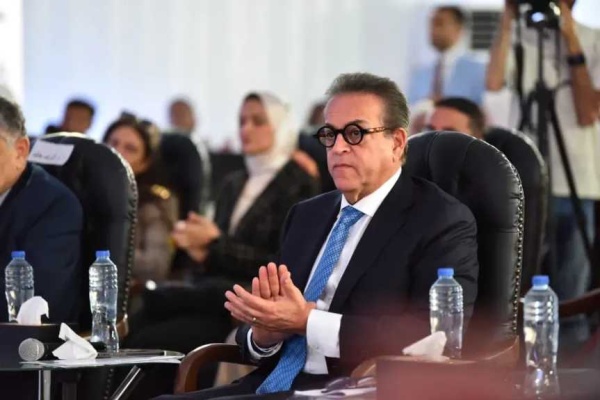 وزير الصحة توطين صناعة المستحضرات الحيوية يعزز الأمن الدوائي ويدعم الاكتفاء الذاتي وزير الصحة توطين صناعة المستحضرات الحيوية يعزز الأمن الدوائي ويدعم الاكتفاء الذاتي