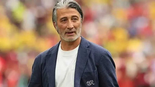 مدرب سويسرا يفتح النار على التحكيم بعد الإقصاء المرير أمام الأرجنتين مدرب سويسرا يفتح النار على التحكيم بعد الإقصاء المرير أمام الأرجنتين
