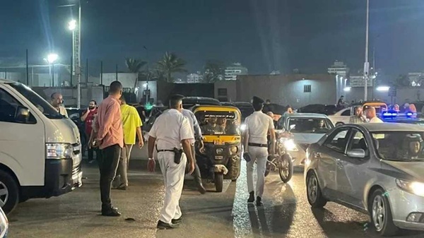 حملات مرورية مكثفة في القاهرة والجيزة لرصد المخالفات وتيسير حركة السير بالمحاور الرئيسية
