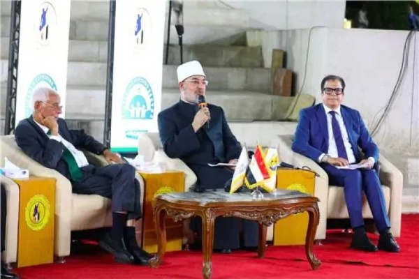 مفتي الجمهورية منظومة القيم أساس بناء الإنسان وتحقيق نهضة المجتمعات مفتي الجمهورية منظومة القيم أساس بناء الإنسان وتحقيق نهضة المجتمعات
