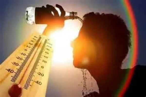 مركز معلومات المناخ يحذر من موجة شديدة الحرارة تضرب مصر حتى نهاية الأسبوع وارتفاع المحسوس إلى 4 درجات مركز معلومات المناخ يحذر من موجة شديدة الحرارة تضرب مصر حتى نهاية الأسبوع وارتفاع المحسوس إلى 4 درجات