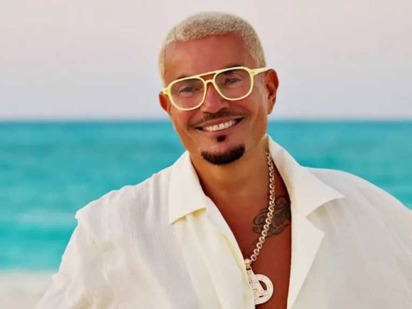 المقطع التشويقي لأغنية حبيتك يشعل منصات التواصل عمرو دياب ي طلق ألبومه الصيفي اليوم المقطع التشويقي لأغنية حبيتك يشعل منصات التواصل عمرو دياب ي طلق ألبومه الصيفي اليوم