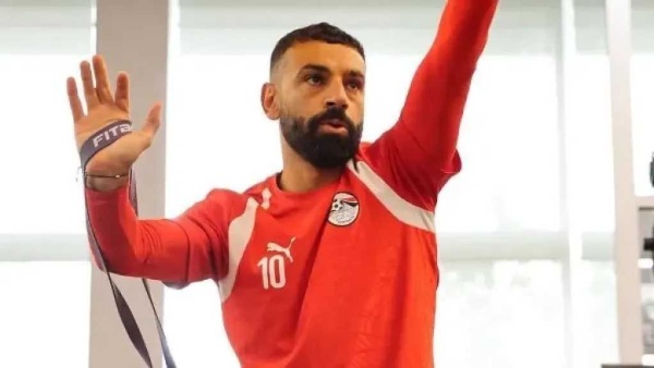 منشور صلاح قادم ي فجر أزمة إدارية في بشكتاش التركي وطي عضوية مسؤول بارز