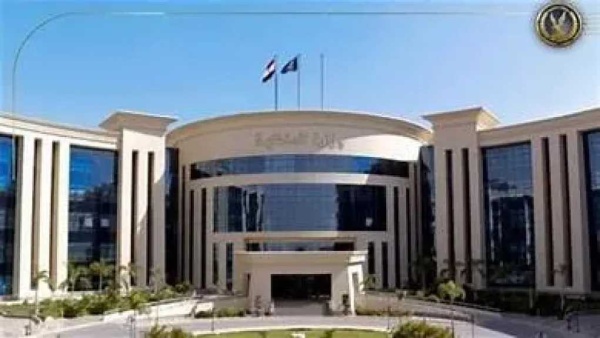 مواعيد التقديم بالمعاهد الفنية الصحية الشرطية 2026 2027 أماكن سحب الكراسات وشروط القبول