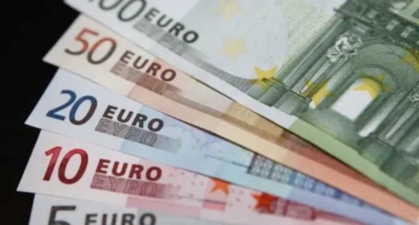تراجع اليورو بمنتصف تعاملات اليوم الأحد 26 يوليو 2026 تراجع اليورو بمنتصف تعاملات اليوم الأحد 26 يوليو 2026