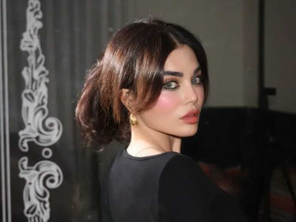 هيفاء وهبي ت بهر جمهور بيروت وتتجاوز موقفا محرجا على المسرح