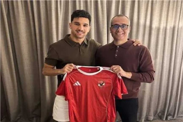 الأهلي يضم الجزائري منصف بقرار لمدة 3 مواسم