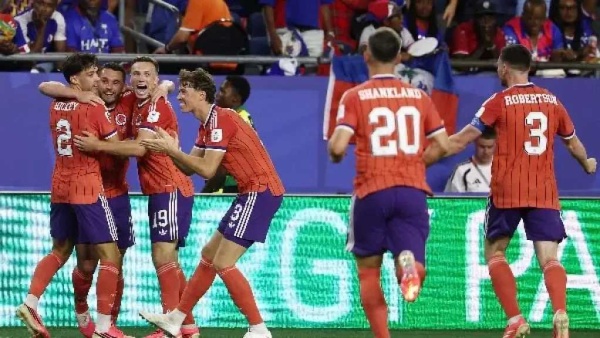 سيباستيان بوكونيولي مدير ا فني ا جديد ا لمنتخب اسكتلندا سيباستيان بوكونيولي مدير ا فني ا جديد ا لمنتخب اسكتلندا