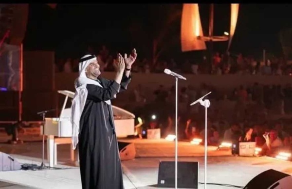 حسين الجسمي يحتفل بنجاح حفله في الساحل الشمالي حسين الجسمي يحتفل بنجاح حفله في الساحل الشمالي