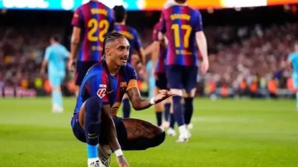 برشلونة يهزم أتلتيك بلباو بثنائية ويواصل انطلاقته القوية في الدوري الإسباني برشلونة يهزم أتلتيك بلباو بثنائية ويواصل انطلاقته القوية في الدوري الإسباني