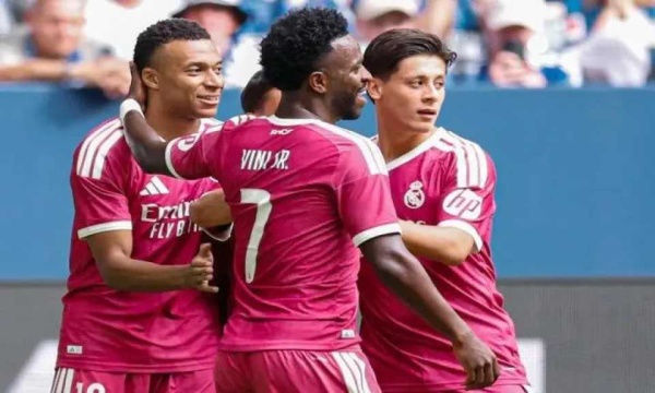 أين يمكنني مشاهدة مباراة ريال مدريد وملقا بث مباشر عبر القنوات الرسمية