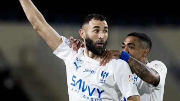 الهلال السعودي ينهي تعاقده مع كريم بنزيما بالتراضي الهلال السعودي ينهي تعاقده مع كريم بنزيما بالتراضي