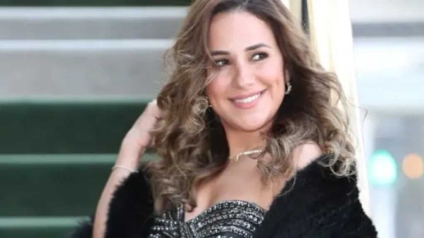 شيري عادل تتوج مشوارها الفني بتكريم في مهرجان الغردقة لسينما الشباب شيري عادل تتوج مشوارها الفني بتكريم في مهرجان الغردقة لسينما الشباب