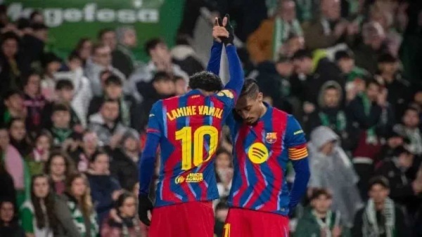 برشلونة يضرب فالنسيا بخماسية ويواصل بدايته القوية في الدوري الإسباني