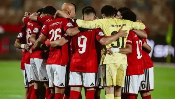 الأهلي يتحرك لضم مدافع جديد قبل الانتقالات الشتوية الأهلي يتحرك لضم مدافع جديد قبل الانتقالات الشتوية