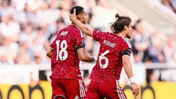 ليفربول يتخطى بورنموث بهدف إيزاك في الدوري الإنجليزي