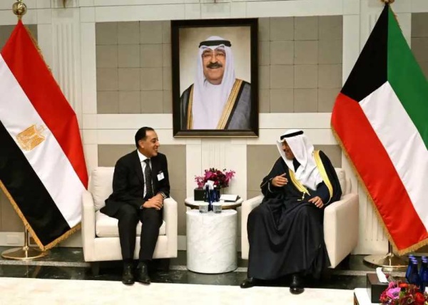 ولي عهد الكويت يستقبل رئيس الوزراء لبحث أوجه التعاون والتنسيق المشترك بين البلدين ولي عهد الكويت يستقبل رئيس الوزراء لبحث أوجه التعاون والتنسيق المشترك بين البلدين