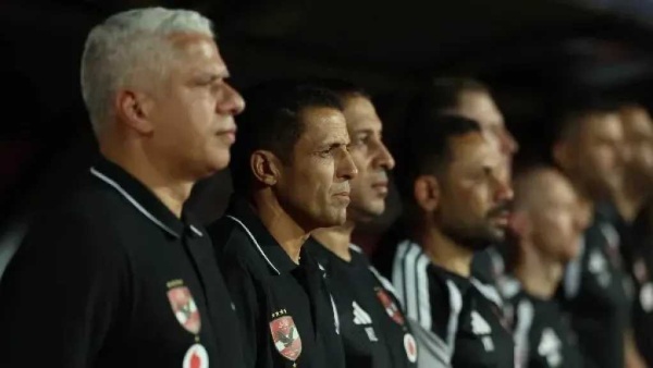 الأهلي يكشف حقيقة غضب عموتة من اللاعبين ويضع حد ا للشائعات