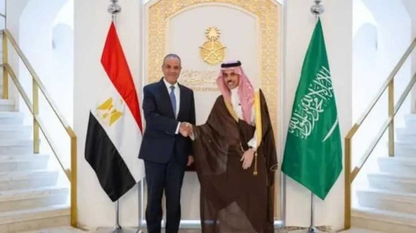 وزير الخارجية المصري يبحث مع نظيره السعودي الاعتداءات الأخيرة ويؤكد تضامن مصر الكامل مع المملكة