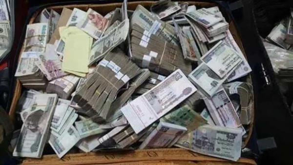 ضربة أمنية جديدة لتجار السوق السوداء 3 مليون جنيه في يوم خارج نطاق السوق المصرفي ضربة أمنية جديدة لتجار السوق السوداء 3 مليون جنيه في يوم خارج نطاق السوق المصرفي