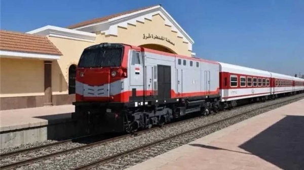 سقط من القطار إصابة شاب أربعيني بمحطة سكك حديد طهطا سقط من القطار إصابة شاب أربعيني بمحطة سكك حديد طهطا