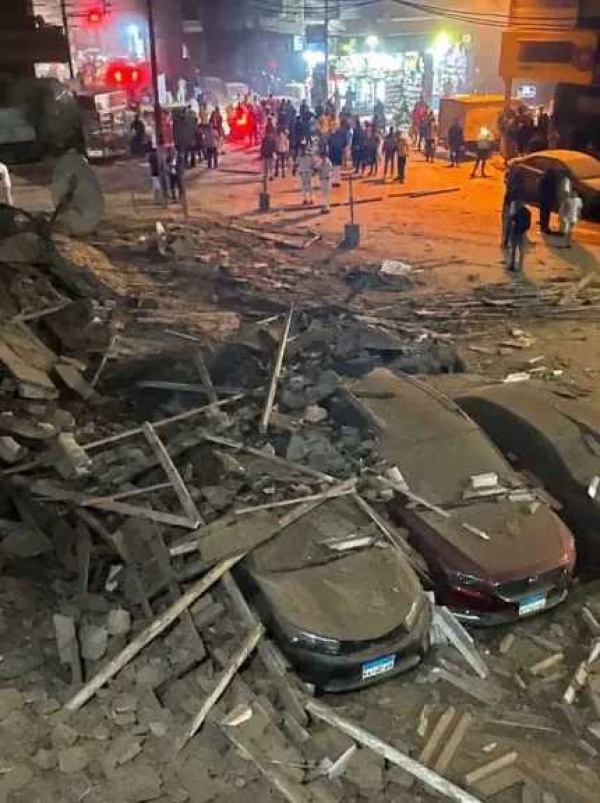 انهيار عقار سكني من 5 طوابق بطنطا وتحطم 3 سيارات دون خسائر في الأرواح انهيار عقار سكني من 5 طوابق بطنطا وتحطم 3 سيارات دون خسائر في الأرواح