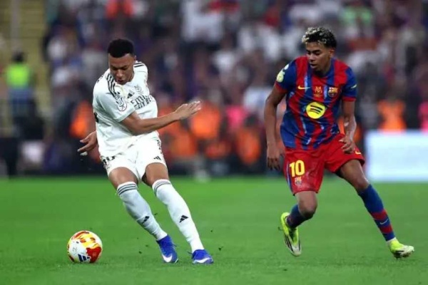 بث مباشر مباراة برشلونة وريال مدريد في الدوري الإسباني الكلاسيكو