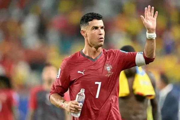 البرتغال تستدعي كريستيانو رونالدو من النصر استعداد ا لمواجهتي الدنمارك وويلز البرتغال تستدعي كريستيانو رونالدو من النصر استعداد ا لمواجهتي الدنمارك وويلز
