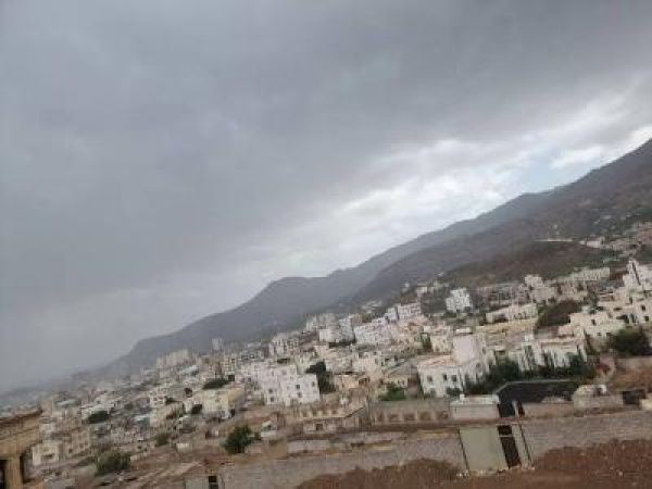 مركز الارصاد يحذر من امطار رعدية