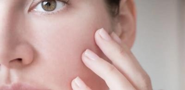 علامات في الوجه تكشف أمراضا خفية علامات في الوجه تكشف أمراضا خفية