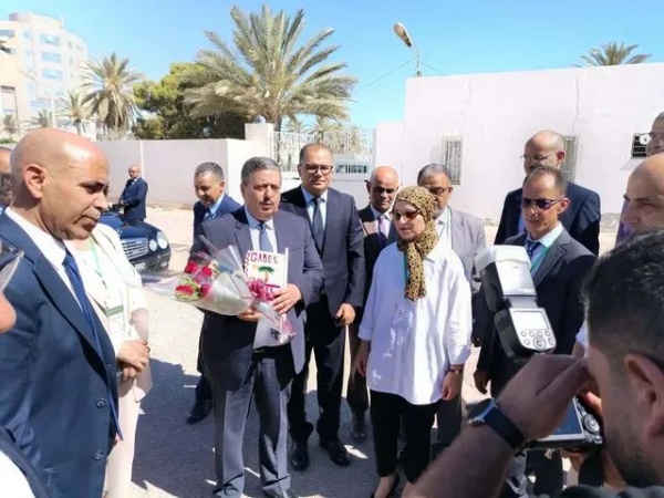 قابس وزير التربية يؤدي زيارة غير معلنة إلى قابس قابس وزير التربية يؤدي زيارة غير معلنة إلى قابس