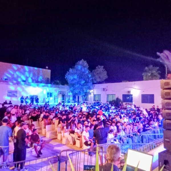 حضور شبابي غفير في سهرة young rz بمهرجان الفسقية الدولي حضور شبابي غفير في سهرة young rz بمهرجان الفسقية الدولي