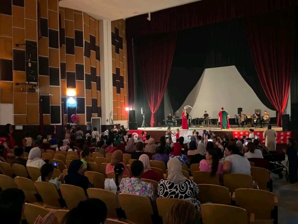نسمات كافية تفتح نافذة للأمل في الساقية بعد الحرائق الفن يستعيد حضوره بالمنطقة نسمات كافية تفتح نافذة للأمل في الساقية بعد الحرائق الفن يستعيد حضوره بالمنطقة