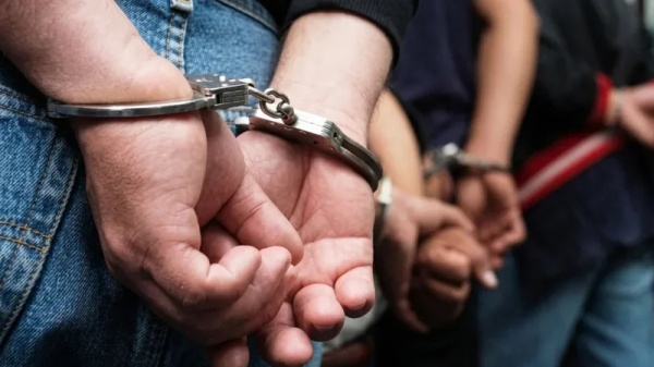 القبض على عنصرين تكفيريين بالضاحية الجنوبية للعاصمة القبض على عنصرين تكفيريين بالضاحية الجنوبية للعاصمة