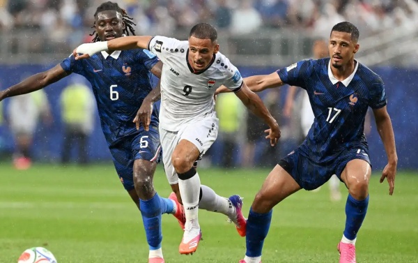 كأس العالم عاصفة رعدية تعيق استئناف الشوط الثاني من مباراة العراق وفرنسا