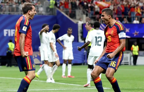 كأس العالم إسبانيا تهز الشباك السعودية أربع مرات كأس العالم إسبانيا تهز الشباك السعودية أربع مرات