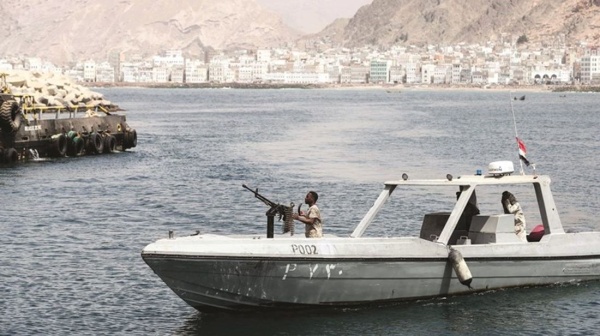 عدن خفر السواحل تعلن اعتراض ناقلة نفط عدن خفر السواحل تعلن اعتراض ناقلة نفط