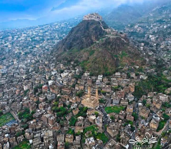 تعز اقتحام منزل شيخ قبلي واقتياده إلى مكان مجهول تعز اقتحام منزل شيخ قبلي واقتياده إلى مكان مجهول