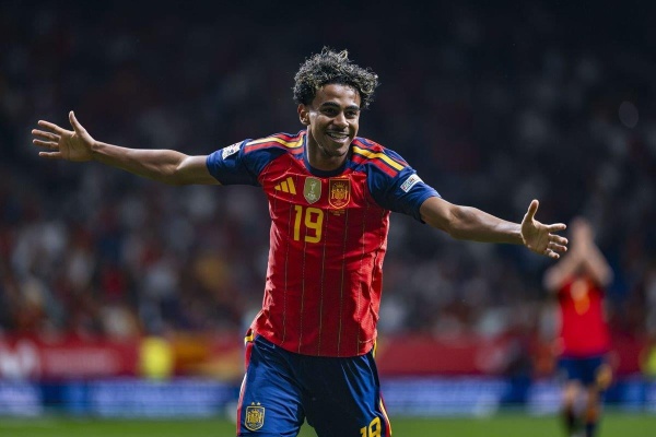 أرقام مميزة لـ لامين يامال مع منتخب إسبانيا بعد الفوز على التشيك في دوري الأمم الأوروبية أرقام مميزة لـ لامين يامال مع منتخب إسبانيا بعد الفوز على التشيك في دوري الأمم الأوروبية
