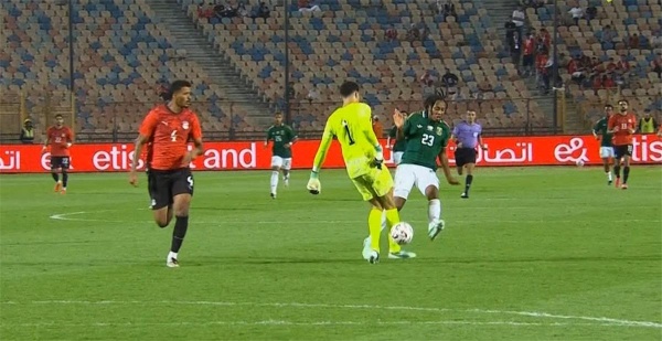 فيديو بخطأ من مصطفى شوبير ديسجان يسجل هدف جنوب إفريقيا الأول أمام مصر