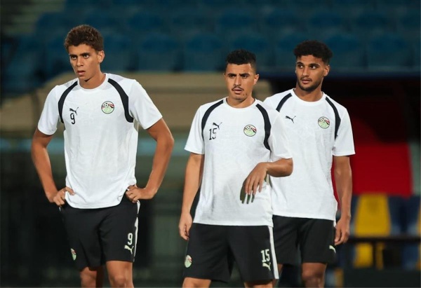سبورت وسط ترقب برشلونة حسام حسن يثير جدل ا في مصر بسبب حمزة عبد الكريم