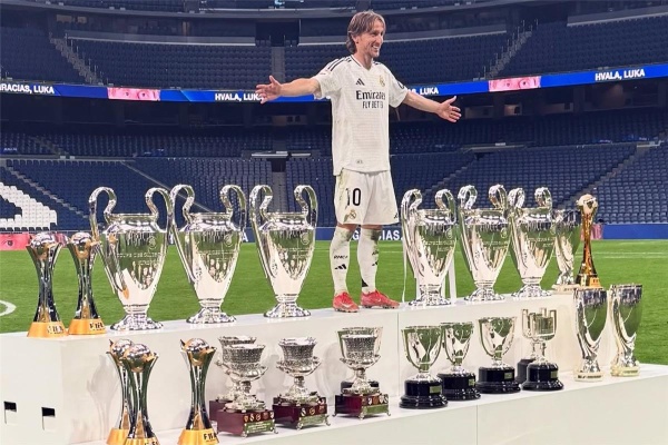 مودريتش حسم برشلونة الدوري بفارق 6 نقاط ريال مدريد لا يستسلم أبد ا مودريتش حسم برشلونة الدوري بفارق 6 نقاط ريال مدريد لا يستسلم أبد ا