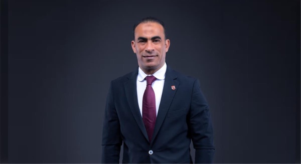 سيد عبد الحفيظ رئيس ا لبعثة الأهلي لمواجهة كيتارا الأوعندي