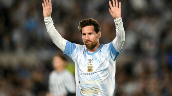 ليس له مثيل سكالوني يودع ميسي بعد خوض مباراته الأخيرة مع الأرجنتين ليس له مثيل سكالوني يودع ميسي بعد خوض مباراته الأخيرة مع الأرجنتين