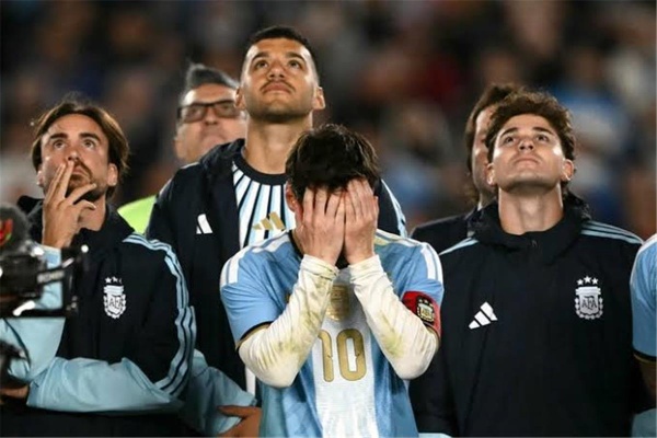 برشلونة يحتفي بـ ميسي بعد نهاية مشواره مع منتخب الأرجنتين