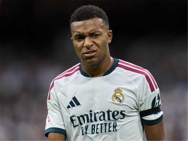 على خطى مبابي لاعب ريال مدريد يتحدى مورينيو قبل مواجهة فياريال