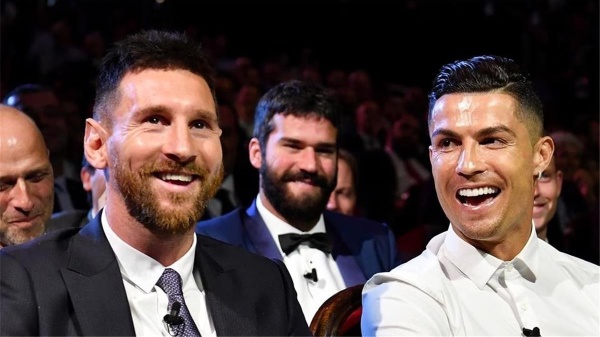 ميسي يثير اهتمام رونالدو بعد اعتزاله اللعب دولي ا مع الأرجنتين ميسي يثير اهتمام رونالدو بعد اعتزاله اللعب دولي ا مع الأرجنتين