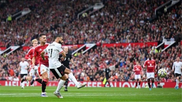 وصلة مدح بين ثنائي مانشستر يونايتد السابق عن محمد صلاح وصلة مدح بين ثنائي مانشستر يونايتد السابق عن محمد صلاح