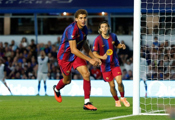 لاعب برشلونة يهدد بقاء حمزة عبد الكريم مع الفريق الأول
