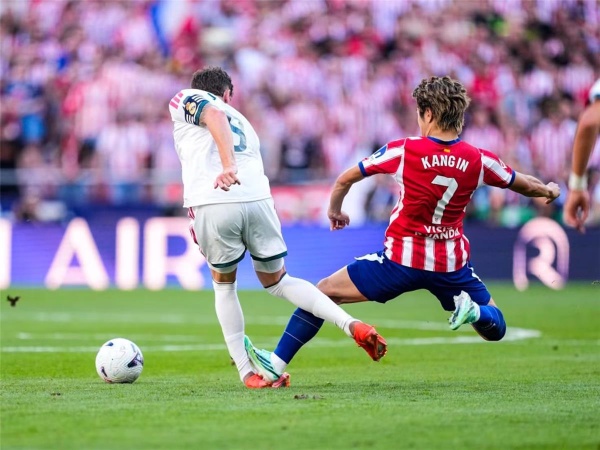 معجزة طبية أتلتيكو مدريد يسخر من ريال مدريد بسبب فالفيردي معجزة طبية أتلتيكو مدريد يسخر من ريال مدريد بسبب فالفيردي